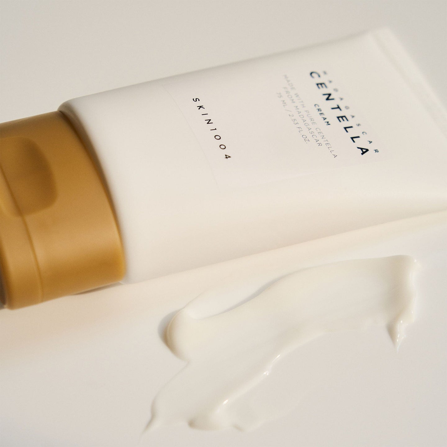 SKIN1004 Madagascar Centella Cream Korean Skincare for Immediate Calming and Moisturizing Sensitive Skin - 30ml